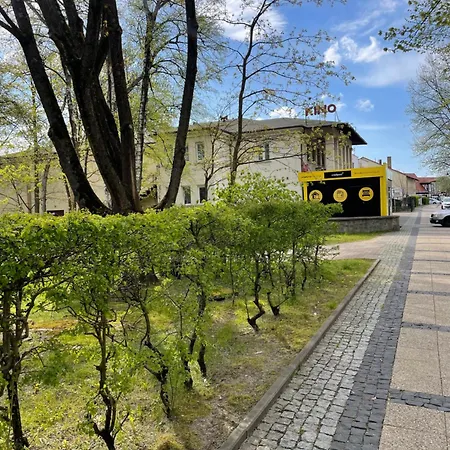 Goscinne W Starym Kinie Апартаменты Устка