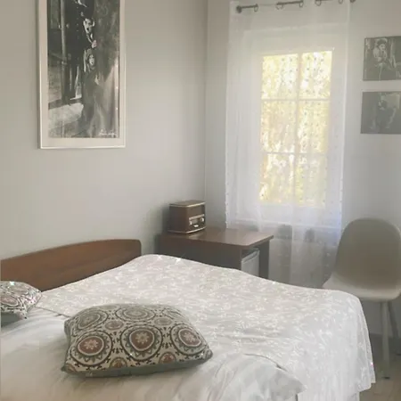 Goscinne W Starym Kinie Апартаменты *