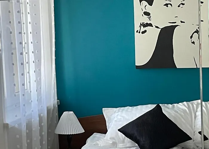 Goscinne W Starym Kinie