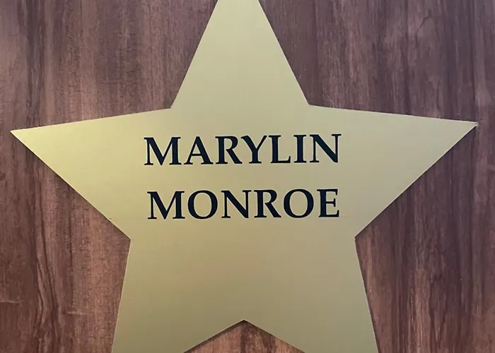 Goscinne W Starym Kinie